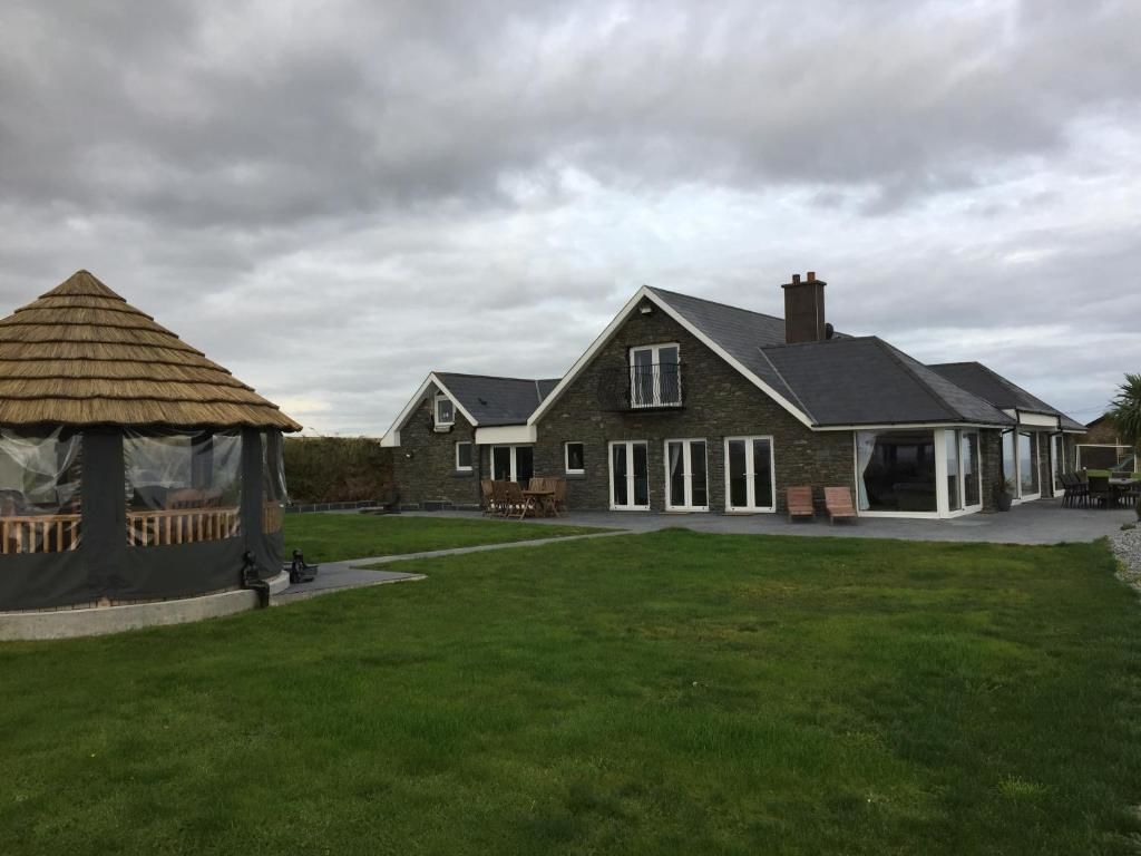 Дома для отпуска Ocean View,Kinsale, Exquisite holiday homes, sleeps 21 Кинсейл